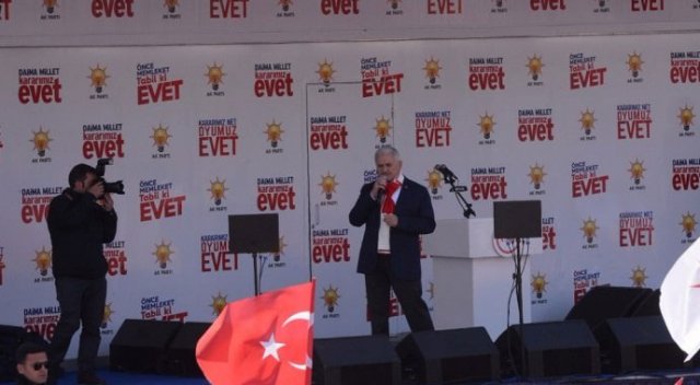 Başbakan: Kılıçdaroğlu koltuğuna yapışmış!