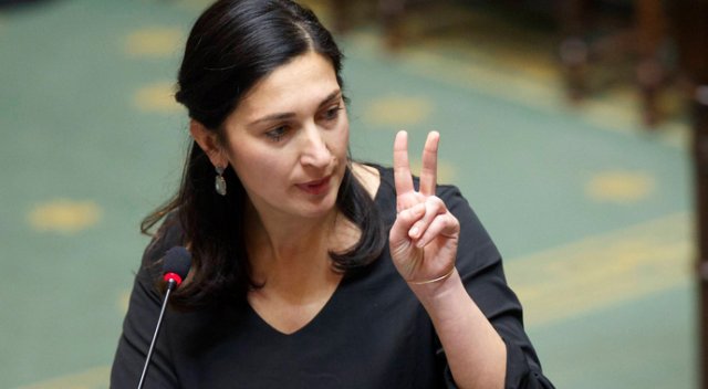 PKK destekçisi Belçikalı bakan başörtüsü yasağına çok sevindi PKK destekçisi Belçikalı bakan başörtüsü yasağına çok sevindi