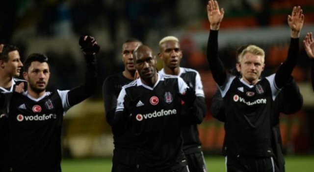 Beşiktaş, Antalyaspor'u yenip liderliğini sürdürmek istiyor