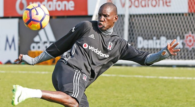 Beşiktaş kritik süreçte Demba Ba'nın yolunu gözlüyor Beşiktaş kritik süreçte Demba Ba'nın yolunu gözlüyor