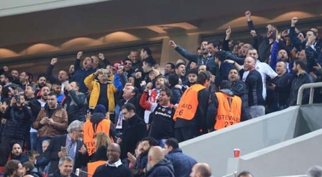Beşiktaş taraftarı yasak dinlemedi