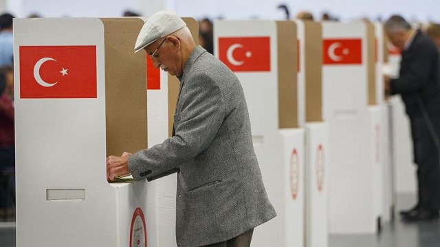 Birleşik Krallık&#039;taki Türkler referandum için 6-9 Nisan&#039;da sandık başına gidecek