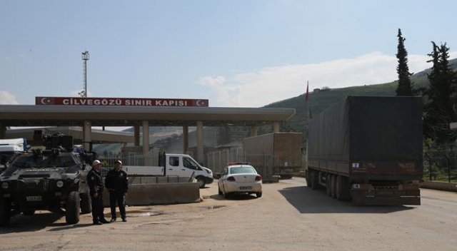 BM'den Suriye'ye 21 tır yardım BM'den Suriye'ye 21 tır yardım