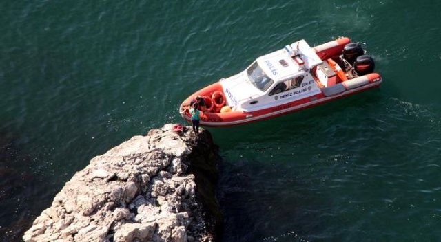 Bunalıma giren genç kız intihara kalkıştı Bunalıma giren genç kız intihara kalkıştı