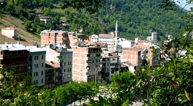 Burada evi arsası olan yaşadı