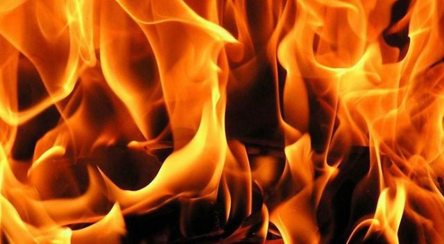 Bursa'da rezidansta korkutan yangın