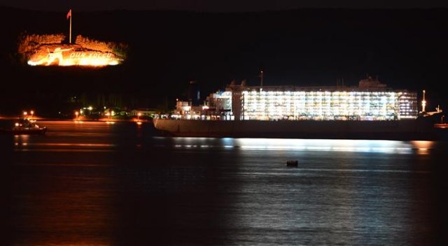 Çanakkale Boğazı&#039;nda gemi arızalandı