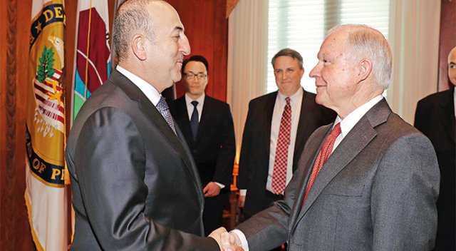 Çavuşoğlu, ABD’li bakandan FETÖ’nün iadesini istedi Çavuşoğlu, ABD’li bakandan FETÖ’nün iadesini istedi