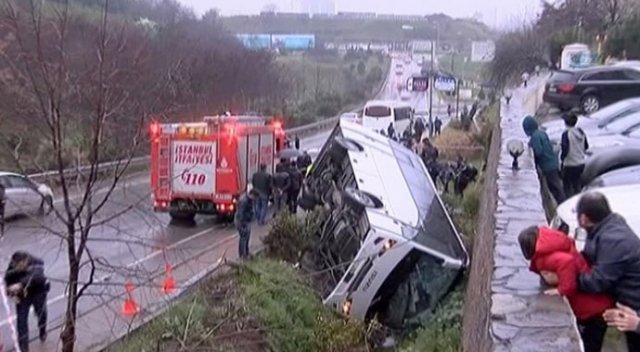 Çevik kuvvet otobüsü devrildi: 5 yaralı