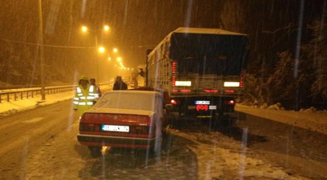 Çorum'da yağışlı hava kazaya sebep oldu, yaralılar var Çorum'da yağışlı hava kazaya sebep oldu, yaralılar var