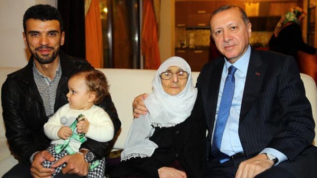 Cumhurbaşkanı Erdoğan, Kenan Sofuoğlu'nu evinde ziyaret etti Cumhurbaşkanı Erdoğan, Kenan Sofuoğlu'nu evinde ziyaret etti