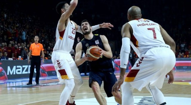 Dev derbide müthiş geri dönüş! Dev derbide müthiş geri dönüş!