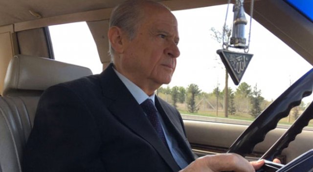 Devlet Bahçeli'nin klasik araba tutkusu Devlet Bahçeli'nin klasik araba tutkusu