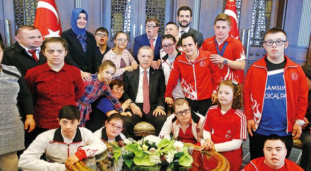 Erdoğan'dan iki yüzlü Avrupa'ya hodri meydan: Topunuz gelin Erdoğan'dan iki yüzlü Avrupa'ya hodri meydan: Topunuz gelin