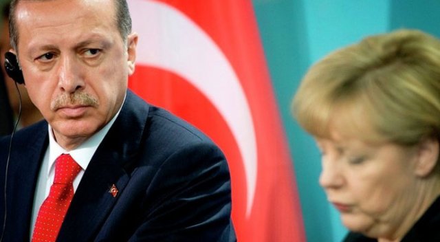 Erdoğan&#039;dan Merkel&#039;e sert cevap: &#039;Senin onlardan farkın yok&#039;