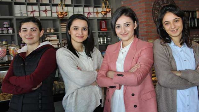 Farklı alanlarda eğitim gören dört kız kardeş Trabzon fındığına yatırım yaptı