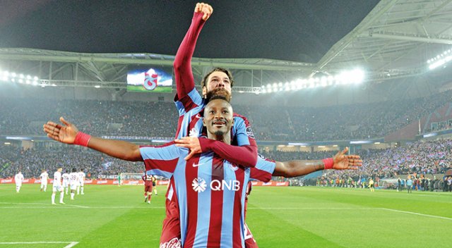 Galatasaray'ı da deviren Trabzonspor müthiş çıkışını sürdürdü Galatasaray'ı da deviren Trabzonspor müthiş çıkışını sürdürdü