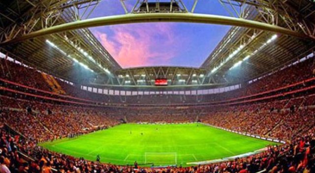 Galatasaray, Türk Telekom Arena&#039;nın devrini aldı