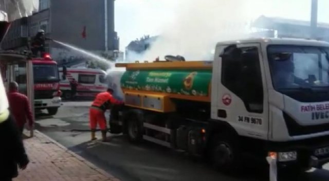 Geri dönüşüm aracında yangın kamerada