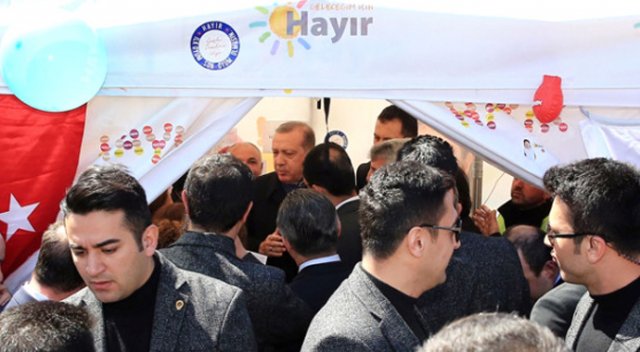 Hayır çadırının içinden ilk görüntü! Erdoğan ve alevi vatandaşın Yavuz tartışması