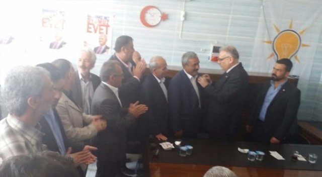 HDP'de referandum çatlağı! AK Parti'ye geçtiler HDP'de referandum çatlağı! AK Parti'ye geçtiler