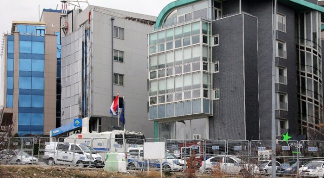 Hollanda Büyükelçiliği önündeki güvenlik en üst seviyede Hollanda Büyükelçiliği önündeki güvenlik en üst seviyede