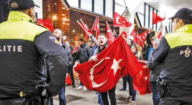 Hollanda, devlet olmayı Osmanlıya borçlu! Hollanda, devlet olmayı Osmanlıya borçlu!