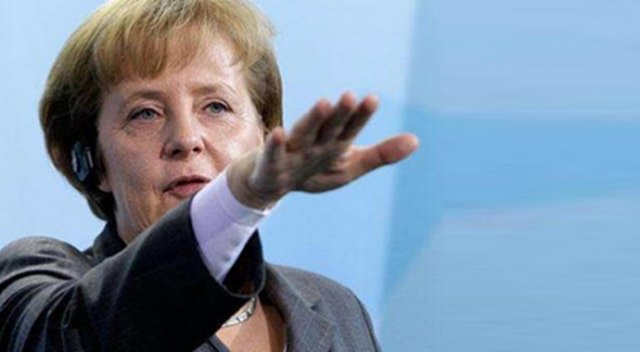 Hollanda krizi sonrası Merkel ilk kez konuştu