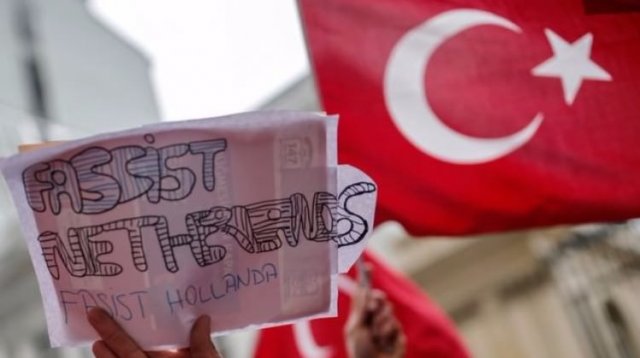 Hollanda rahatsız