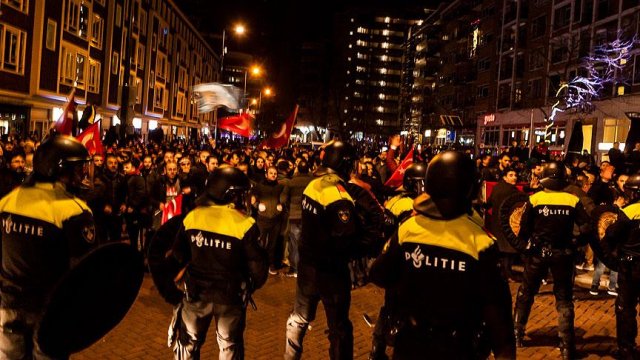 Hollanda skandalında ateş izni verilmiş Hollanda skandalında ateş izni verilmiş