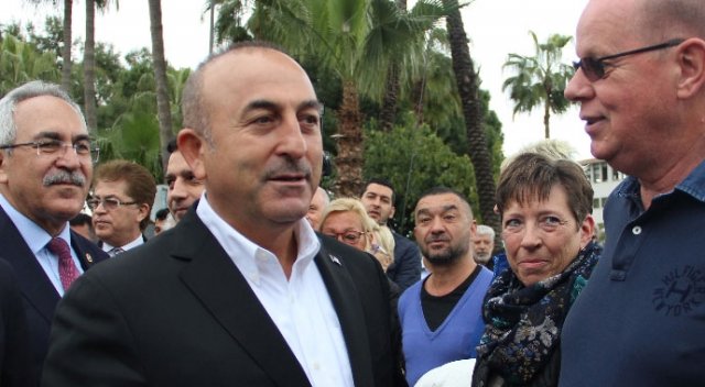 Hollandalılardan Bakan Çavuşoğlu’na destek Hollandalılardan Bakan Çavuşoğlu’na destek