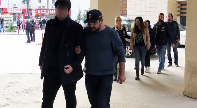 İnternetten 8 milyonluk dolandırıcılık yapan çete çökertildi İnternetten 8 milyonluk dolandırıcılık yapan çete çökertildi