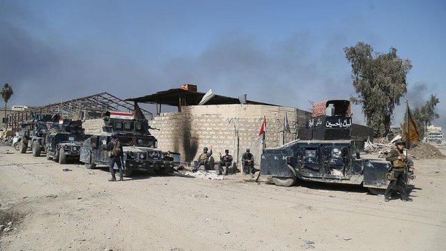 Irak güçleri Musul'da iki mahalleyi daha DEAŞ'tan kurtardı Irak güçleri Musul'da iki mahalleyi daha DEAŞ'tan kurtardı
