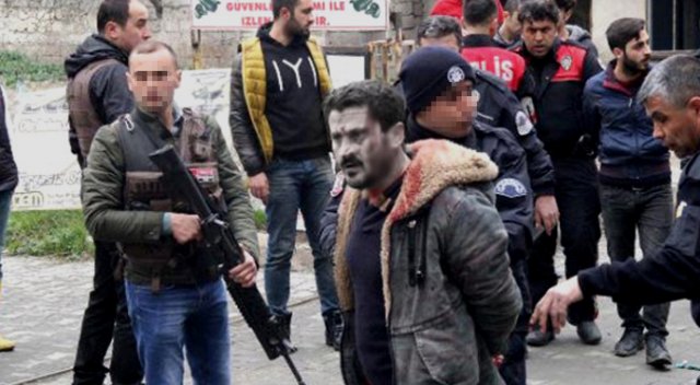 İsmet Yılmaz'ın korumaları silahlı kavgaya müdahale etti İsmet Yılmaz'ın korumaları silahlı kavgaya müdahale etti