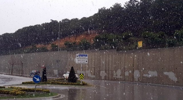 İstanbul’a kar sürprizi! İstanbul’a kar sürprizi!