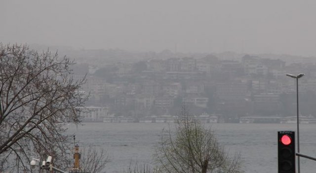 İstanbul’da gemi trafiğine sis engeli