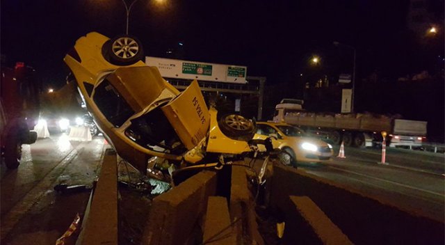 İstanbul'da taksi takla attı, ölü ve yaralılar var İstanbul'da taksi takla attı, ölü ve yaralılar var