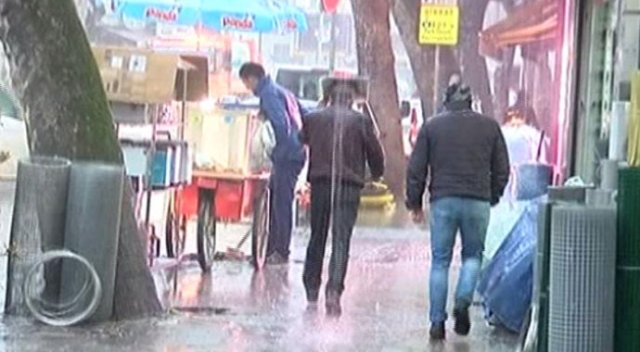 İstanbul’da yağmur etkili oluyor İstanbul’da yağmur etkili oluyor