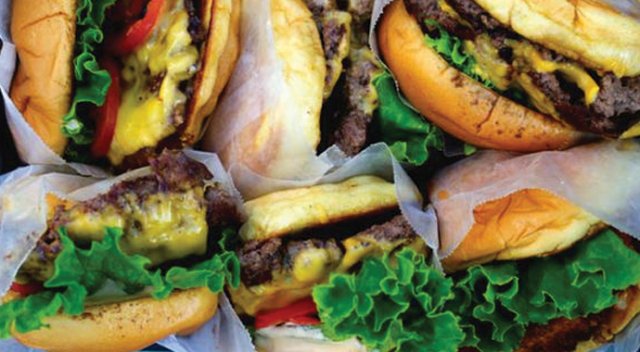 İstiklal'deki hamburger devinin şubesi kapandı İstiklal'deki hamburger devinin şubesi kapandı