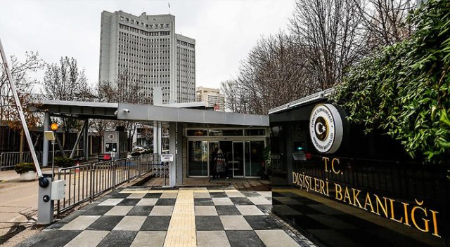 İsviçre Büyükelçisi Dışişleri Bakanlığı'na çağrıldı İsviçre Büyükelçisi Dışişleri Bakanlığı'na çağrıldı