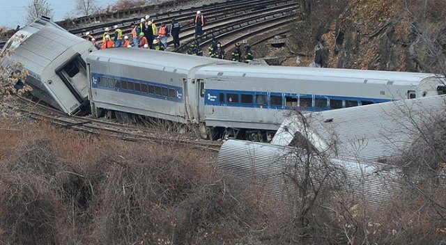 İsviçre'de tren kazası: 7 yaralı İsviçre'de tren kazası: 7 yaralı