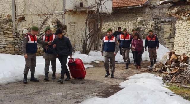 Kayıp çocuklar köyde saklanırken bulundu Kayıp çocuklar köyde saklanırken bulundu