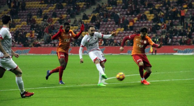 Khalili, Galatasaray&#039;da bu sezonun en erken golünü attı