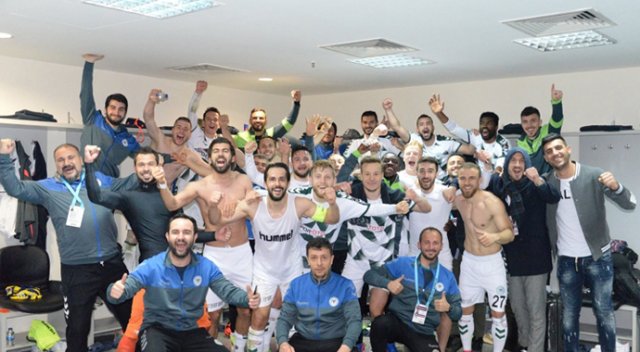 Konyasporlu futbolculardan Kadıköy pozu