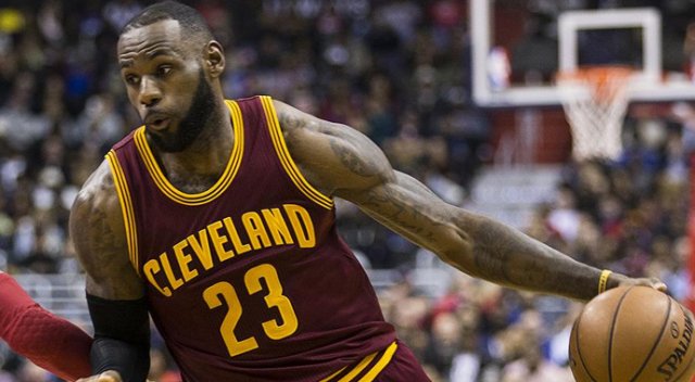 LeBron James'in 'triple-double'ı rekor getirdi LeBron James'in 'triple-double'ı rekor getirdi