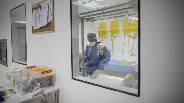 Libyalı Parkinson hastası çareyi Türkiye'de buldu Libyalı Parkinson hastası çareyi Türkiye'de buldu