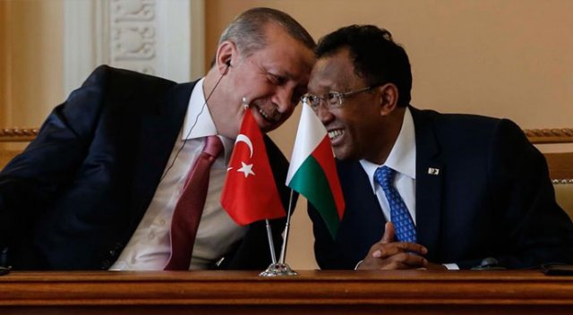Madagaskar FETÖ okullarını devrediyor