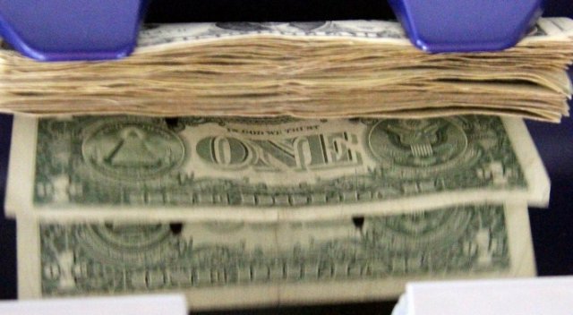Maliye 6,8 milyar lira açık verdi Maliye 6,8 milyar lira açık verdi
