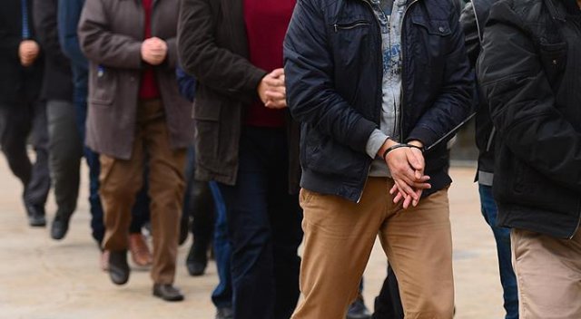 Mardin'deki FETÖ/PDY operasyonunda 10 asker tutuklandı Mardin'deki FETÖ/PDY operasyonunda 10 asker tutuklandı