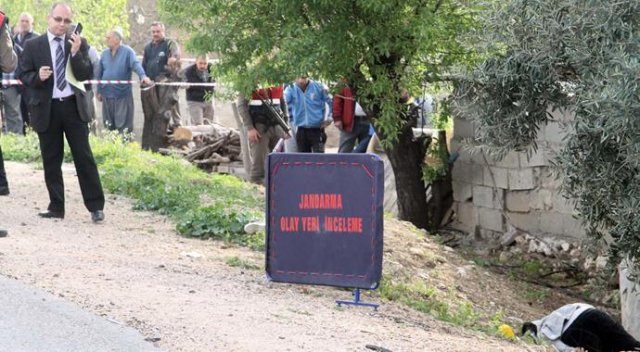 Mersin&#039;de yol kenarında kadın cesedi bulundu
